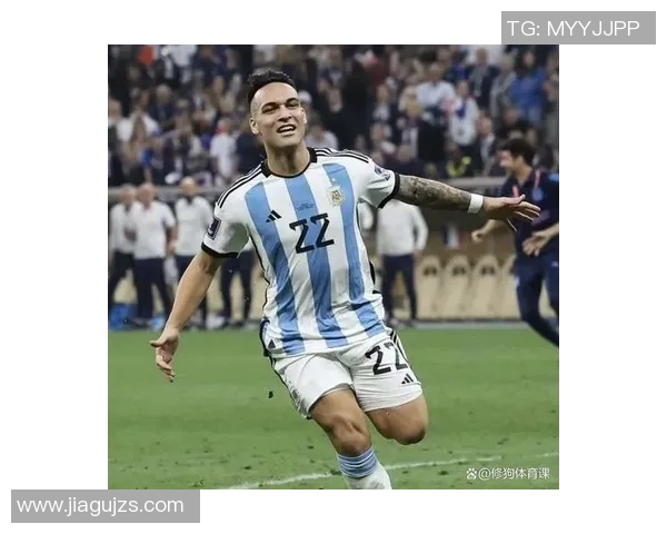 足球明星马丁内斯的传奇之路与辉煌成就全景回顾